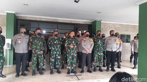 Pangdam Jaya, Mayjen Dudung Abdurachman, dan Kapolda Metro Jaya, Irjen Fadil Imran,