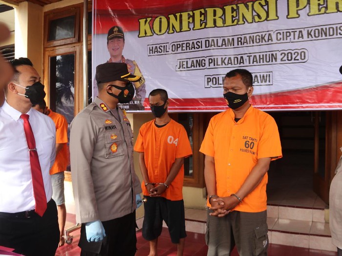 Seorang siswi SMP di Ngawi jadi korban pemerkosaan. Ia diperkosa di kebun tebu.