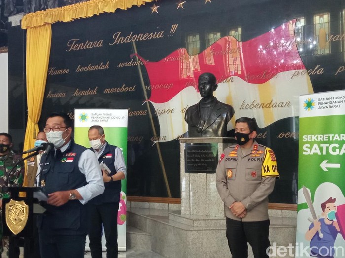 Pemprov Jabar menyiapkan sejumlah gedung antisipasi membludaknya kasus Corona