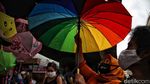 Penjualan Jas Hujan dan Payung Laris Manis