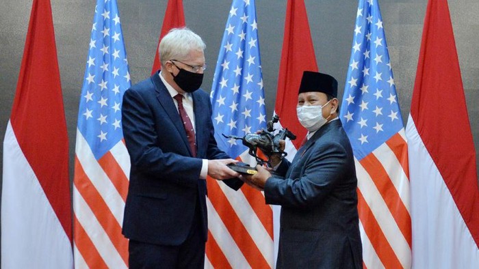 Plt Menhan AS Christoper C Miller menemui Menhan RI Prabowo Subianto (Dok. Kemhan RI).