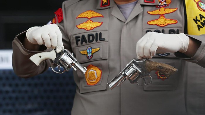 barang bukti penyerangan polisi oleh fpi
