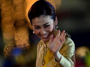 5 Aktivis Thailand Diadili terkait Upaya Hadang Konvoi Ratu Suthida