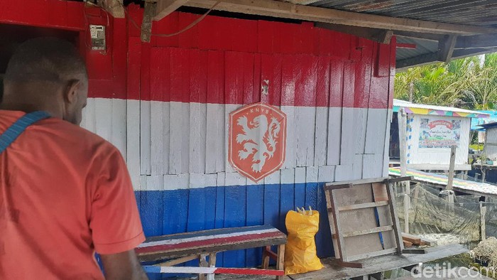 Rumah panggung danau sentani
