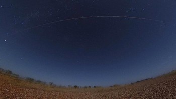 Kilatan cahaya timbul saat kapsul bersangkutan memasuki atmosfer Bumi. Foto: JAXA