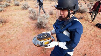 Jepang sudah pernah mengambil sampel asteroid dengan Hayabusa generasi pertama pada tahun 2010, namun saat itu hanya seberat kurang dari 1 miligram. Sampel kali ini sekitar 100 miligram dan asteroidnya jenis purba, menyajikan data penelitian berharga. Foto: JAXA