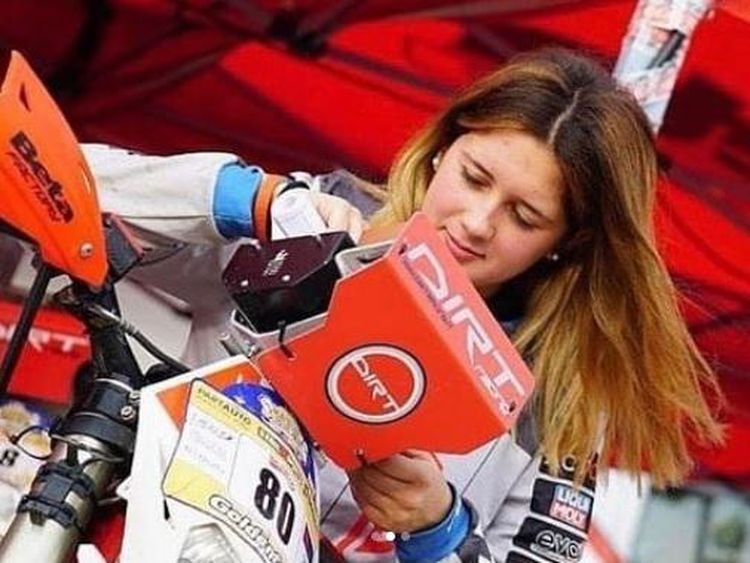 Sara Lenzi, Pebalap Cantik Berusia 18 Tahun yang Tewas Usai Tabrak Jeep