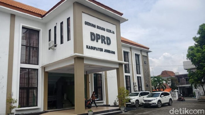 Satu Pimpinan dan 3 Anggota DPRD Jombang Terinfeksi COVID-19