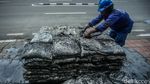 Selokan di Kawasan Gambir Dikuras Guna Antisipasi Genangan