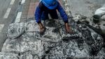 Selokan di Kawasan Gambir Dikuras Guna Antisipasi Genangan