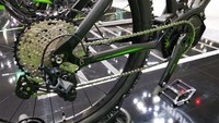 Untuk sepeda Kawasaki e-MTB misalnya, telah menggunakan motor listrik buatan Shimano. Sepeda ini pun dijamin mampu digunakan untuk aktivitas berkendara di lintasan off-road. Foto: Kawasaki Motors Thailand