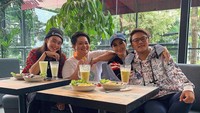 Banyak teman dan rekan artis Sinyorita mendukung kesembuhannya dari Covid-19. Wanita yang bermain dalam tayangan Mission X inipun terlihat semangat untuk pulih dari penyakitnya. Foto: Instagram @sinyoritaesperanza