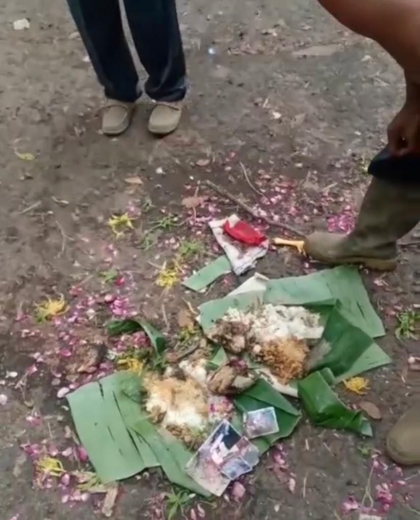Temukan Sesajen Ayam Goreng hingga Ceker, Bapak Ini Bilang Enak