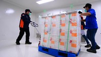 Vaksin ini diharapkan bisa memberikan imunitas kepada masyarakat dari virus COVID-19. Sehingga, pandemi virus Corona bisa segera berakhir.