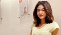 Terlepas dari kesukaannya pada olahraga, banyak pula foto-foto feminin yang ditampilkannya di Instagram. (Foto: dok. Instagram @lafinaa) 