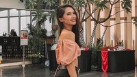 Kegiatan di lokasi syuting hingga di belakang layar jadi momen yang dibagikan Soraya Rasyid di Instagram. (Foto: dok. Instagram @sorayarasyid12) 