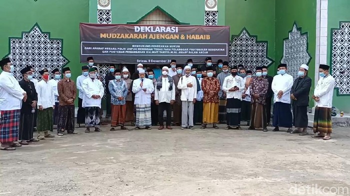 Ajengan dan habaib di jabar dukung hukuman pelanggar prokes dan pengubah lafadz azan