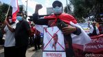 Aksi Tangkap Habib Rizieq Bergema di Depan Polda Metro Jaya