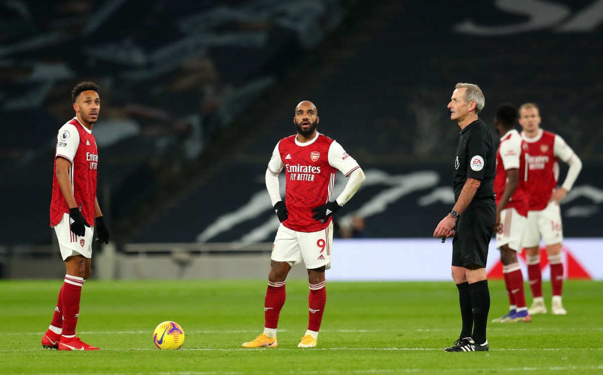 Sindiran Evra: Agama Pemain Arsenal Nggak Bolehin Cetak Gol (Getty Images/Catherine Ivill)