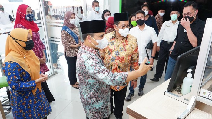 Wakil Menteri Agama (Wamenag) Zainut Tauhid terkesan dengan sejumlah inovasi yang dilakukan Banyuwangi. Salah satunya Mal Pelayanan Publik (MPP) yang ia kunjungi.