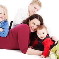 Setelah menikmati kesuksesan, Chloe harus menjalani hidup yang berubah 180 derajat. Tak ada pemasukan karena usahanya tutup, ia kebingungan bagaimana cara menghidupi dua anaknya. Putriku sampai puasa makan siang dan malam karena pikirnya itu bisa menghemat biaya hidup kami, kata Chloe seperti dikutip Mirror, Minggu (6/12/2020). (Foto: Instagram/@chloesavageembroidery)