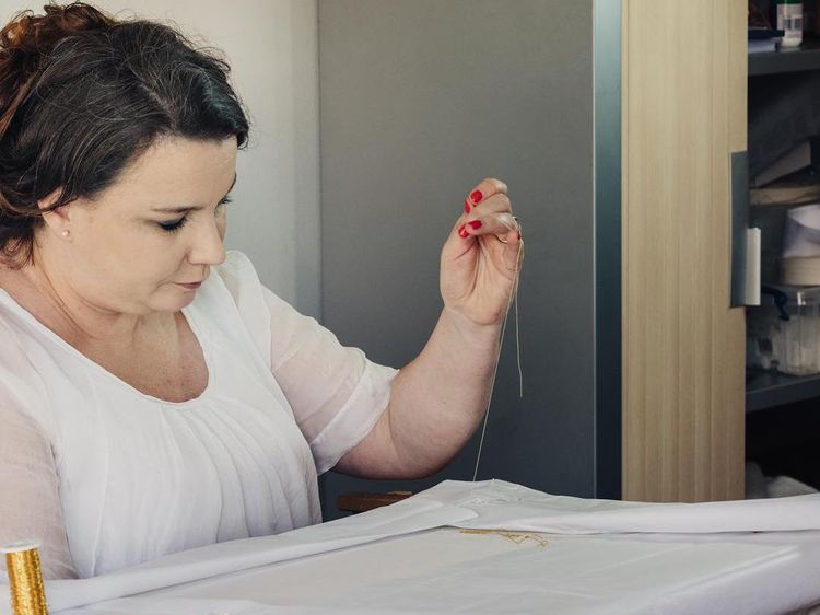 Potret Karier Penjahit Gaun Pengantin Kate Middleton Sebelum Jatuh Miskin