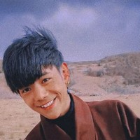 Kehidupan Ding Zhen sebelumnya sangat sederhana. Ia lebih banyak menghabiskan waktu menggiring ternak dan bertani. Dikatakan jika pria itu tidak pernah sekolah, tidak bisa menulis, dan tidak bisa bahasa Mandarin. Foto: Douyin