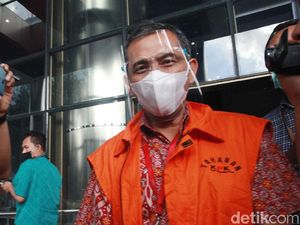 Walkot Cimahi Nonaktif Jalani Sidang Perdana Kasus Suap Hari Ini