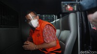 Ia terjaring operasi tangkap tangan (OTT) pada Jumat (27/11/2020) dan ditetapkan menjadi tersangka bersama pemberi suap, pemilik Rumah Sakit (RS) Kasih Bunda, Hutama Yonathan.