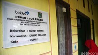 Usaha saya dari tahun 2007, awalnya dari guru yang mengajari. Kemudian di kelurahan diajari oleh Dinas UMKM ada pelatihan pengemasan, pembukuan, legalitas, desain produk, intinya kami pelan-pelan dibina,” ungkap Ernawati kepada detikcom beberapa waktu lalu.