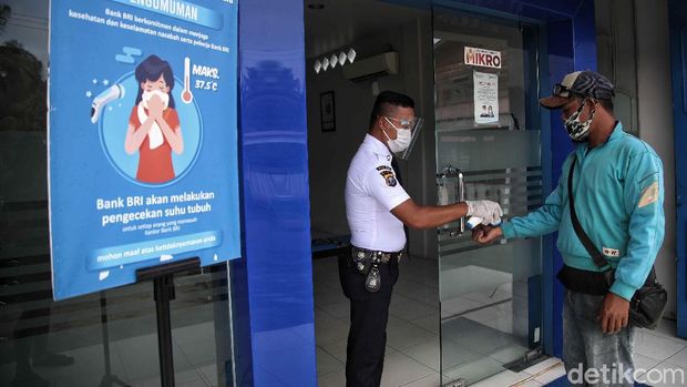 Saat ini Bank BRI di Rupat merupakan  salah satu bank yang sangat berpengaruh di roda perekonomian di Rupat, Bengkalis, Riau.