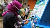 Perusahaan ini juga turut serta membagikan Wastafel Kran Injak di beberapa titik area pelayanan di DKI Jakarta. Sedikitnya 20 unit telah ditempatkan di kelurahan, rusun, kantor aparat keamanan. Foto: dok. Palyja