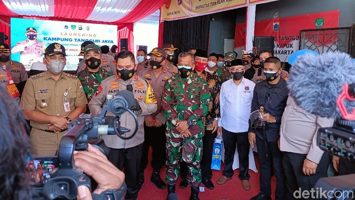 Kapolda Metro Jaya Irjen Fadil Imran (Karin Nur Secha/detikcom).
