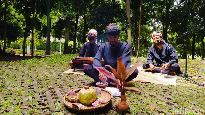 Kegiatan ruatan di Cimahi.
