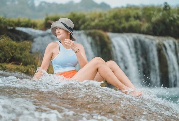 luna maya di sumba