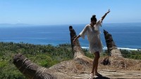 Cantikan Luna atau laut di Sumba, NTT nih? 