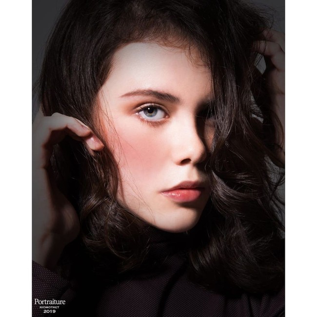 Sosok Manuella Aziza beberapa kali di-posting Sophia Latjuba di Instagram. Salah satunya ketika Manuella berulang tahun yang ke-15 pada 15 September 2020. Foto: Instagram/@sophia_latjuba88, @manuellaazizaa