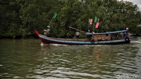 Untuk sampai ke lokasi Beting Aceh, perlu menempuh maksimal 20 menit perjalanan dengan speedboat tergantung kondisi ombak dan cuaca. Untuk sampai ke lokasi Beting Aceh, perlu menempuh maksimal 20 menit perjalanan dengan speedboat tergantung kondisi ombak dan cuaca.