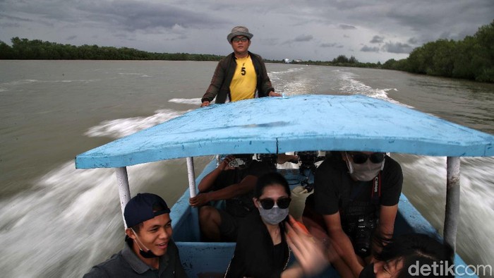 Melihat Akses Perjalanan Menuju Pulau Beting Aceh Pulau Beting Aceh menjadi pulau terluar di Pulau Rupat, Kabupaten Bengkalis, Riau. Untuk menuju Pulau Beting Aceh harus menggunakan speedboat.