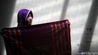 Sementara itu, anak bungsu Syamsinar yang juga pengrajin songket Melayu Fina (31) menjelaskan setidaknya ada 20 motif untuk songket khas Melayu. Tetapi kini desain-desain tersebut sudah tersentuh modernisasi. Untuk motif khasnya, Ia mengemukakan ada 2 motif khas dari Dumai yaitu pucuk rebung dan bunga bakau. Ini karena di Dumai banyak terdapat rebung dan bunga bakau.