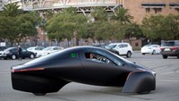 Aptera juga memiliki performa yang memukau. Kendaraan roda tiga ini bisa berlari dari titik nol hingga 100 km/jam dalam waktu 5,5 detik, sedangkan untuk all-wheel-drive cuma 3,5 detik. Foto: Aptera Motors