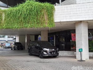 Gantikan Juliari, Menko PMK Muhadjir Effendy Sambangi Gedung Kemensos