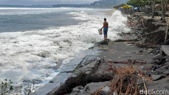 Nelayan Sukabumi diimbau waspada gelombang tinggi di pantai selatan