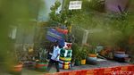 Pedestrian di Kampung Melayu Dihiasi Pot dari Ban Bekas