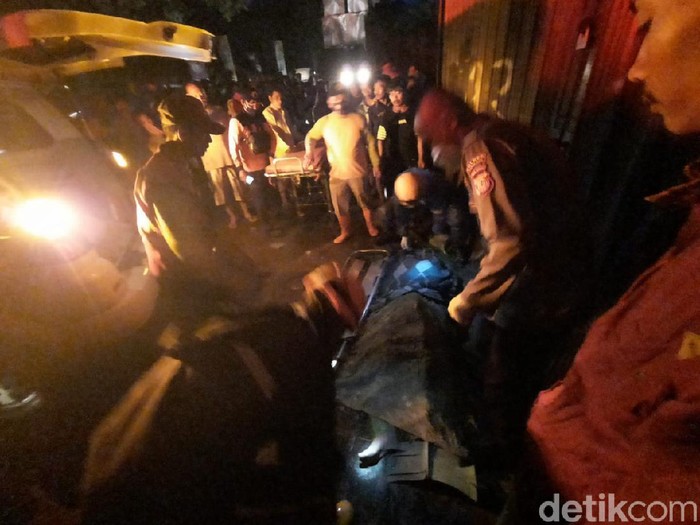 Pemotor tewas tertimpa tembok di cianjur