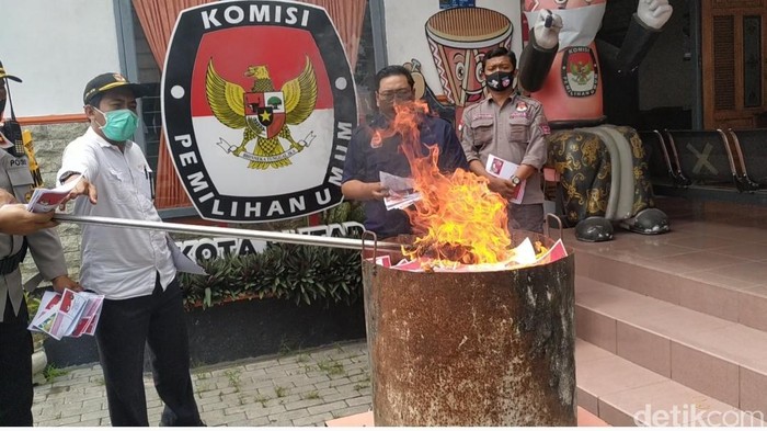 pemusnahan surat suara di kota blitar