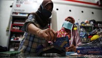 Denny juga mengatakan dengan ada agen BRILink masyarakat di Pulau Rupat sangatlah membantu dalam bertransaksi perbankan. Adapun transaksi yang dilakukan oleh masyarakat di Pulau Rupat bermacam-macam mulai dari keperluan sehari-hari seperti menarik uang, transfer biaya kuliah anak, dan aktivitas perbankan lainnya. Ikuti terus jelajah Tapal Batas detikcom bersama BRI di tapalbatas.detik.com.