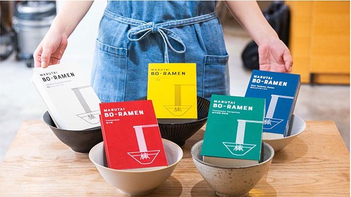 Peringati Ultah Ke-60, Perusahaan Bikin Ramen Kemasan Buku