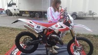 Di usia yang baru menginjak 18 tahun, Sara Lenzi sudah kerap kali mengikuti kejuaraan Rally sejak kecil. Foto: instagram @_saralenzii_