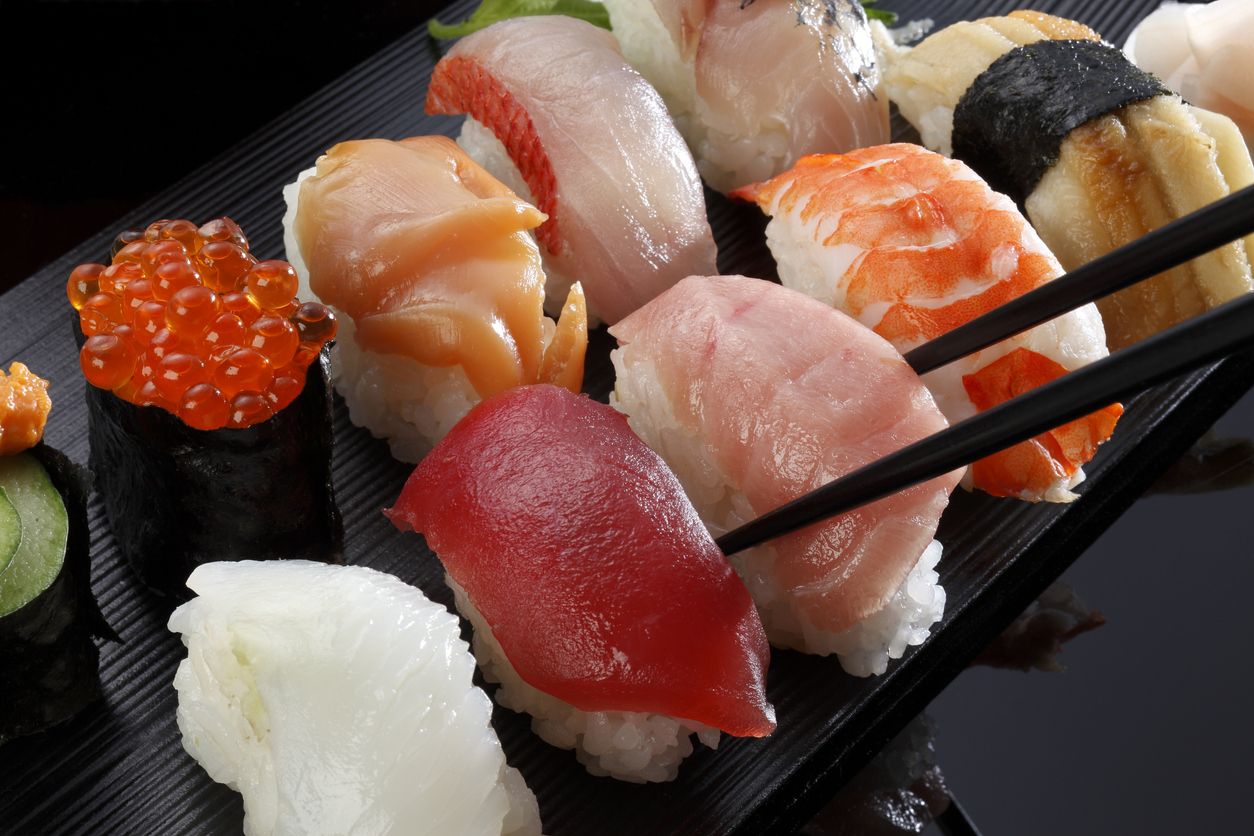 Sebagian Orang Jepang Jijik Makan Sushi yang Diracik Pakai Tangan